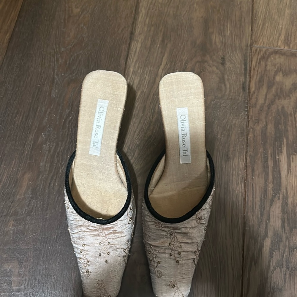 Olivia Rose Tal 8 slip on open heel mules shoes sandals cream color